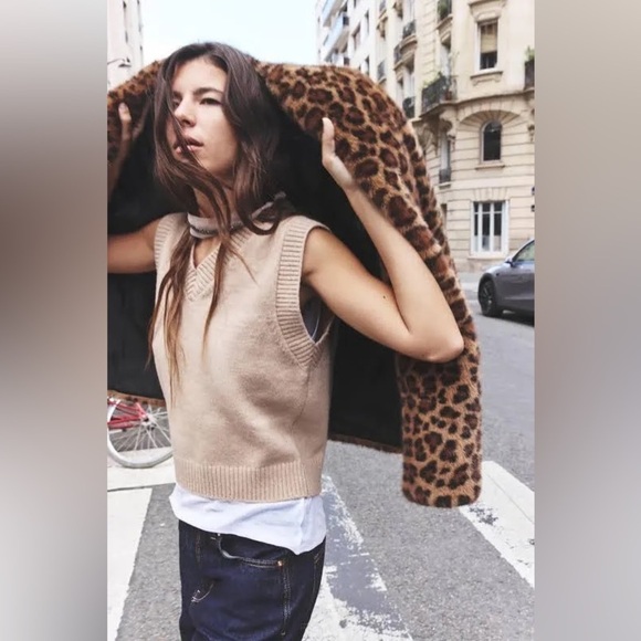 Zara Sweaters - Zara Women’s Plain Knit Sweater Vest in Mid-Camel